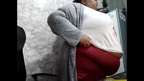 Snapshot of andrealopez1607 chatting on November 28, 6:16 am andrea lopez online show from November 28, 6:16 am