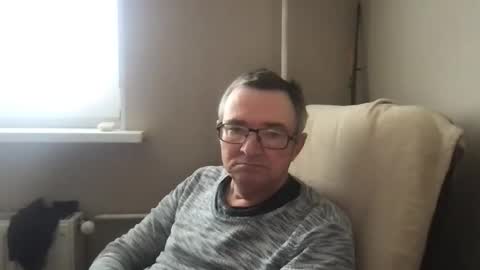 Snapshot of andreass60 chatting on February 6, 9:01 am andreass60 online show from February 6, 9:01 am