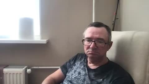 Snapshot of andreass60 chatting on May 14, 5:47 am andreass60 online show from May 14, 5:47 am