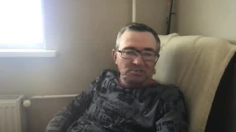 Snapshot of andreass60 chatting on May 28, 12:13 pm andreass60 online show from May 28, 12:13 pm