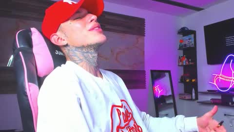 andrees_s online show from October 26, 11:31 pm