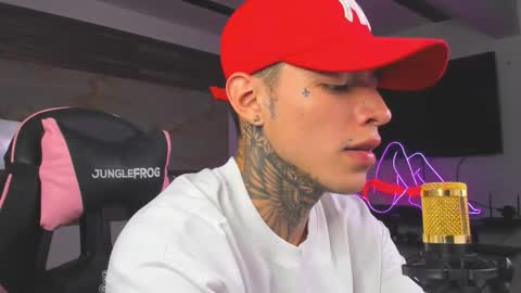 andrees_s online show from October 28, 2:48 am