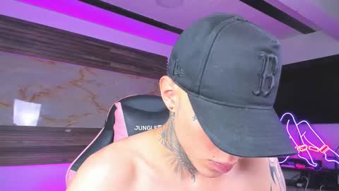 andrees_s online show from November 30, 11:42 pm