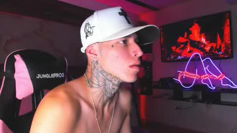 andrees_s online show from March 16, 11:47 am