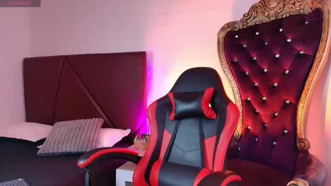 andreew_style_ online show from March 16, 8:46 pm