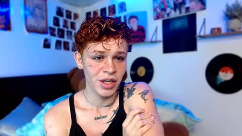 Snapshot of andreewwolffman chatting on February 17, 10:25 pm Andrew online show from February 17, 10:25 pm