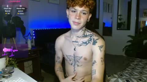 Snapshot of andreewwolffman chatting on June 17, 11:27 pm Andrew online show from June 17, 11:27 pm