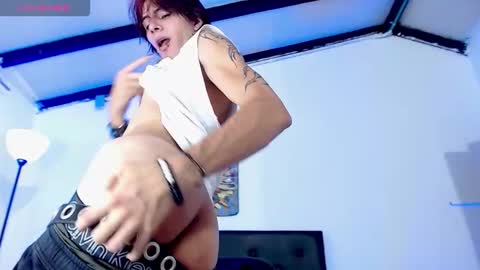 Snapshot of andreey50 chatting on December 22, 8:17 pm Andrey online show from December 22, 8:17 pm