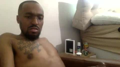 Snapshot of andrejohnson23 chatting on June 6, 8:35 pm andrejohnson23 online show from June 6, 8:35 pm