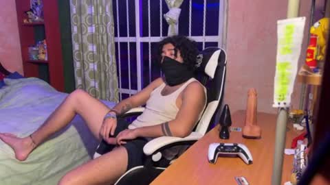 Snapshot of andrelabuda9 chatting on October 9, 3:48 am Andre Labuda online show from October 9, 3:48 am