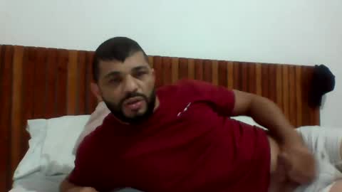 Snapshot of andreloko123 chatting on February 2, 10:39 pm andreloko123 online show from February 2, 10:39 pm