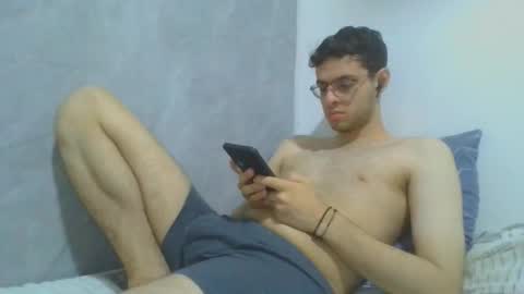 andres129494 online show from December 17, 1:33 am