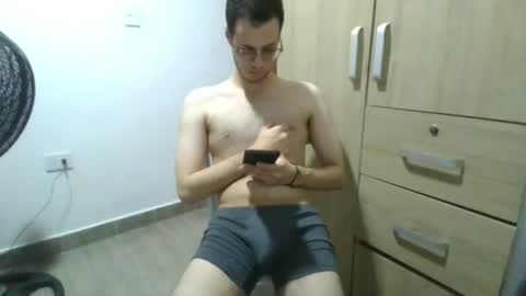 andres129494 online show from July 11, 9:05 pm