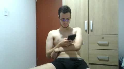 andres129494 online show from July 12, 7:38 pm