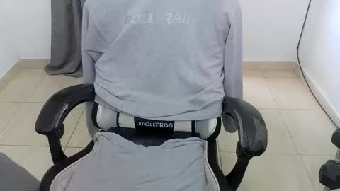 andres180950734 online show from April 24, 3:58 pm