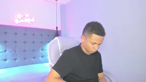 Snapshot of andres1_8 chatting on November 21, 3:16 am IM ANDRES online show from November 21, 3:16 am