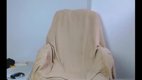 andres_arevalo online show from June 8, 8:09 pm