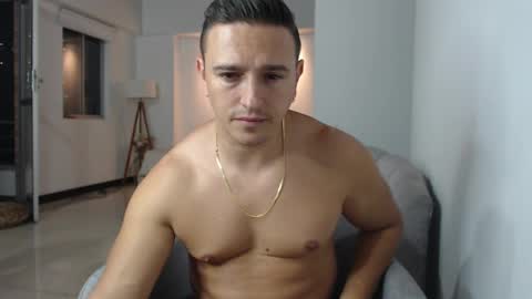 Snapshot of andres_bottero chatting on January 20, 12:57 am Andrs botero online show from January 20, 12:57 am