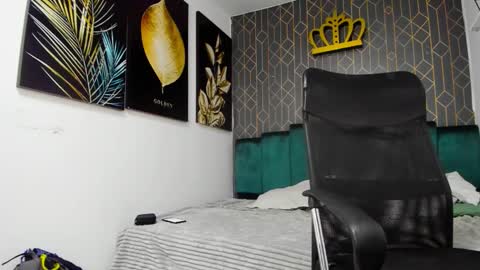 insta andres clark  online show from February 8, 4:54 pm