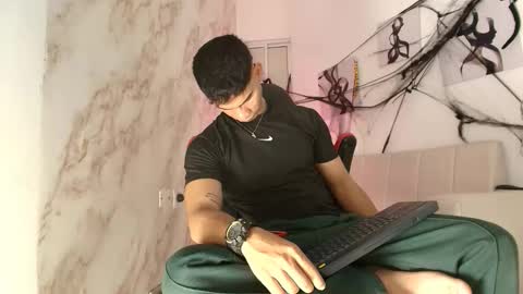 andres_stud online show from October 26, 4:29 am