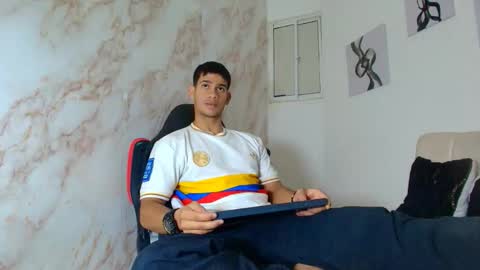 andres_stud online show from January 13, 4:29 am