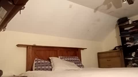 Snapshot of andresalvarez132169 chatting on March 3, 3:01 am andresalvarez132169 online show from March 3, 3:01 am