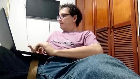 andresfloga online show from November 14, 3:27 am