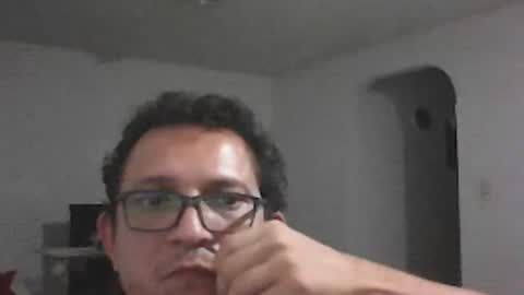 Snapshot of andresfloga chatting on June 15, 4:04 am andresfloga online show from June 15, 4:04 am