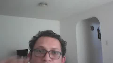 Snapshot of andresfloga chatting on June 15, 7:05 pm andresfloga online show from June 15, 7:05 pm