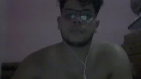 andresgonzales_ online show from November 3, 5:03 pm