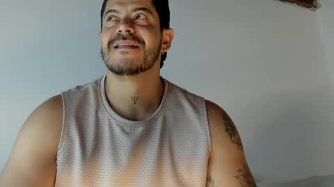 Snapshot of andressmith__ chatting on April 23, 8:13 am Andres online show from April 23, 8:13 am