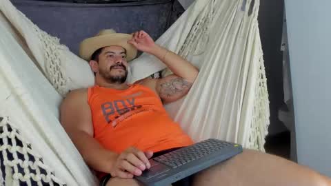 Snapshot of andressmith__ chatting on May 13, 2:20 am Andres online show from May 13, 2:20 am
