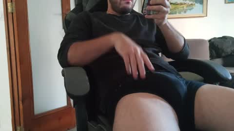 Snapshot of andreudickhard91 chatting on December 5, 8:00 am Andreu online show from December 5, 8:00 am