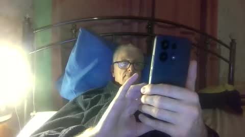 Snapshot of andrew160258 chatting on February 15, 10:50 pm Andrew online show from February 15, 10:50 pm