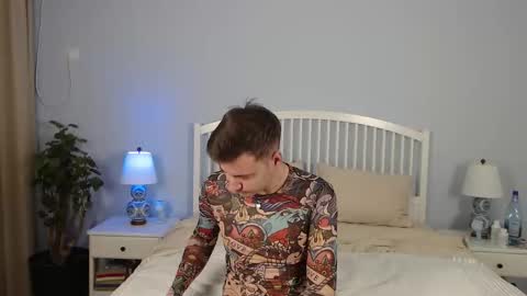 Snapshot of andrew2305 chatting on October 18, 8:37 am Justin Andrew online show from October 18, 8:37 am