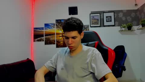 andrew_2811 online show from November 1, 3:19 am