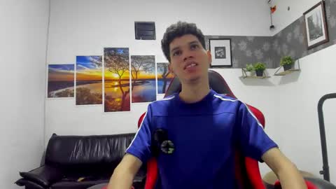 andrew_2811 online show from November 21, 2:43 am