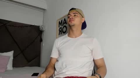 Snapshot of andrew_colleman1 chatting on November 16, 3:34 am Colleman online show from November 16, 3:34 am