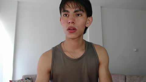 Snapshot of andrew_courtz chatting on December 16, 8:25 pm Andrew Courtz online show from December 16, 8:25 pm