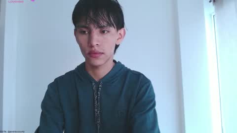 Snapshot of andrew_courtz chatting on December 17, 7:31 pm Andrew Courtz online show from December 17, 7:31 pm