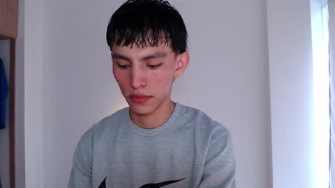 Snapshot of andrew_courtz chatting on January 12, 8:36 pm Andrew Courtz online show from January 12, 8:36 pm