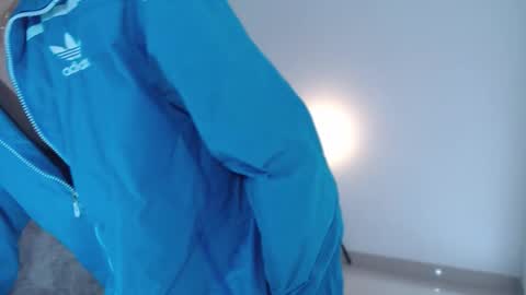 Snapshot of andrew_courtz chatting on February 6, 8:23 pm Andrew Courtz online show from February 6, 8:23 pm