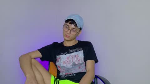 andres online show from November 28, 4:04 am