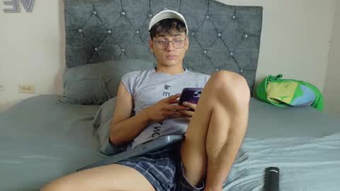 andres online show from March 15, 8:59 pm