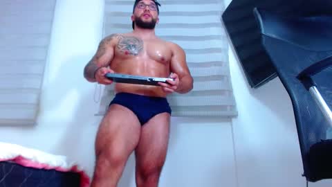 andrew_holden__ online show from March 7, 10:54 pm