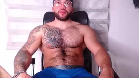 andrew_holden__ online show from October 29, 12:35 am