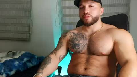 andrew_holden__ online show from February 28, 12:00 am