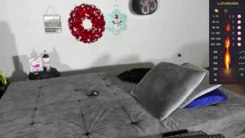 Snapshot of andrew_lover21 chatting on December 18, 3:47 am Andrew online show from December 18, 3:47 am