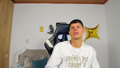 Snapshot of andrew_thopsom chatting on January 9, 1:03 pm andrew_thopsom online show from January 9, 1:03 pm