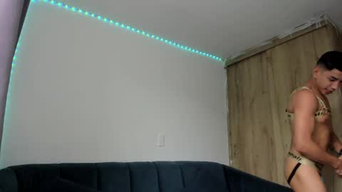 Andrew M. online show from April 9, 8:14 pm